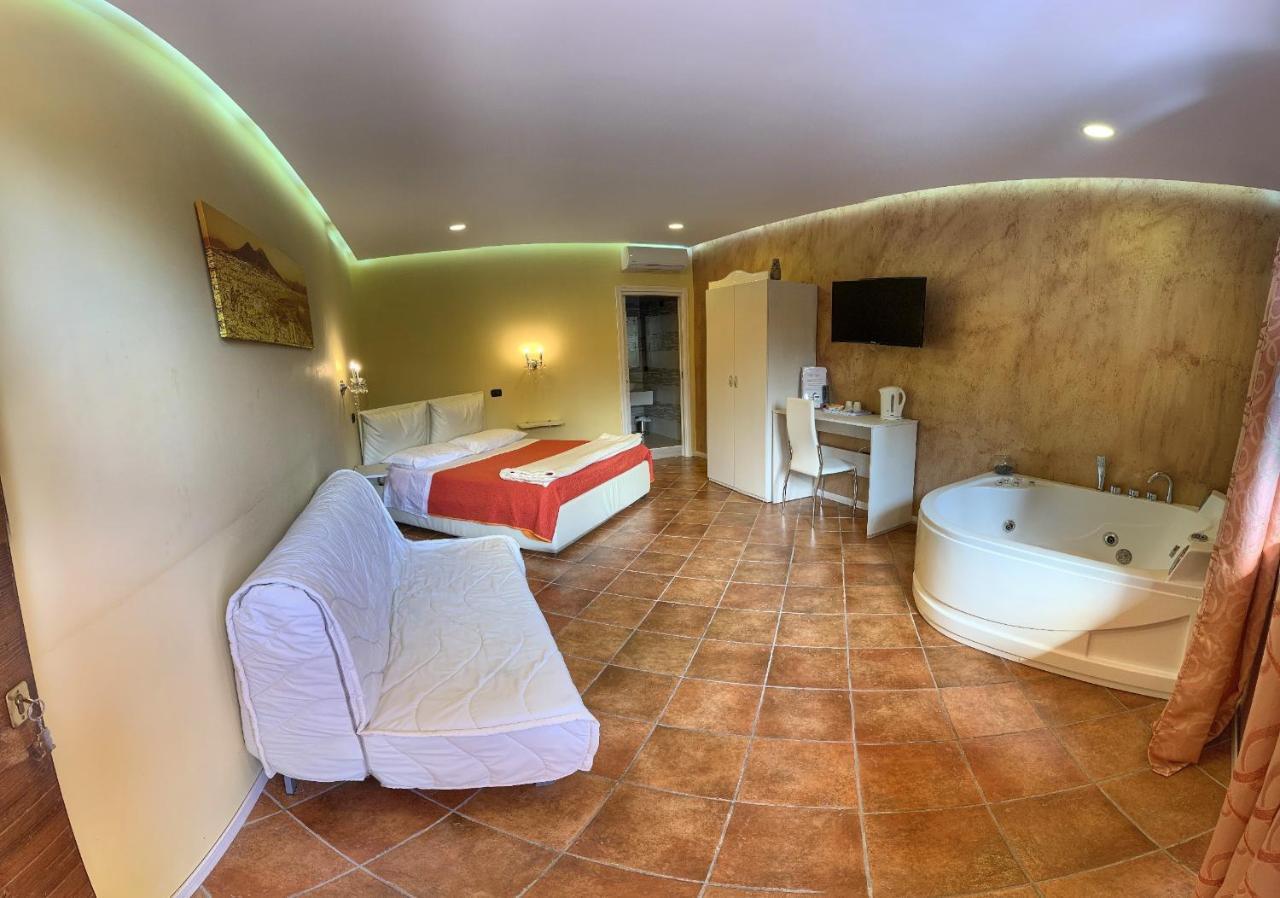 נאפולי Relais La Villa (Adults Only) מראה חיצוני תמונה